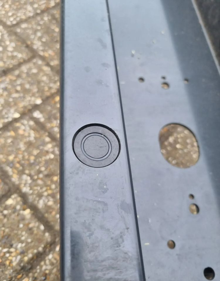 IVECO DAILY BELKA ZDERZAK TYŁ PARKTRONIC NOWY - Каросерија и екстериер: слика 4 IVECO DAILY BELKA ZDERZAK TYŁ PARKTRONIC NOWY - Каросерија и екстериер: слика 4