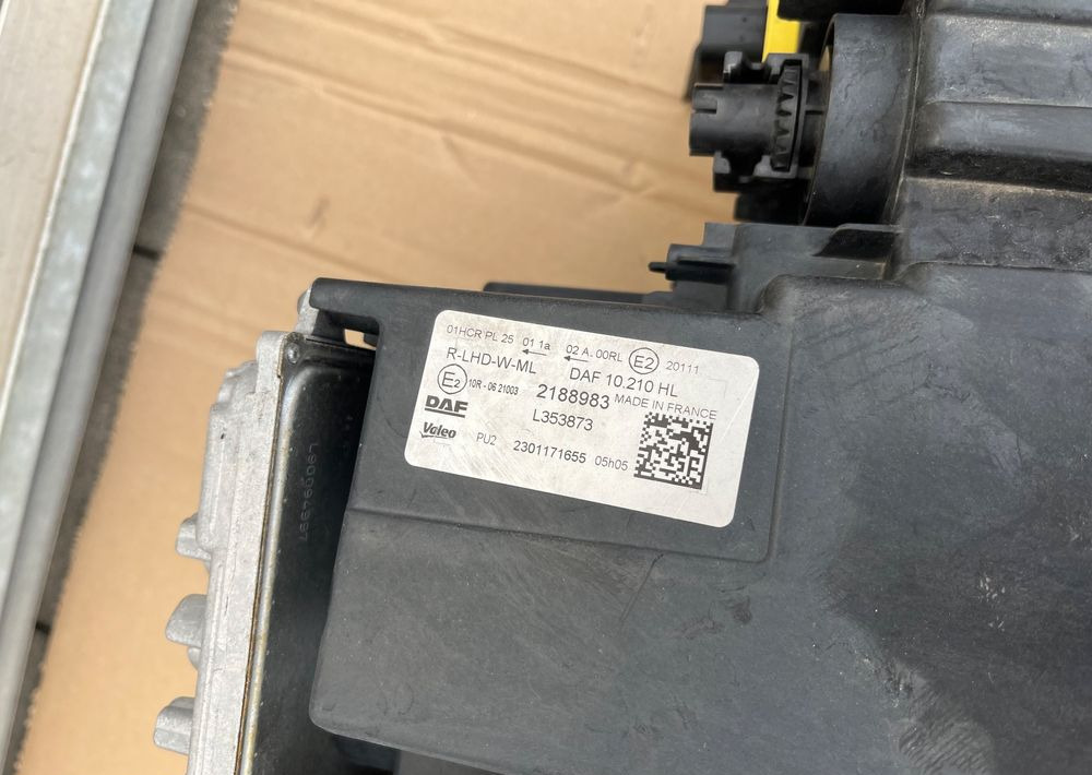 Lamp LED DAF XG XG+ XF prawa reflektor oryginał - Светло/ Осветлување за Камион: слика 3 Lamp LED DAF XG XG+ XF prawa reflektor oryginał - Светло/ Осветлување за Камион: слика 3