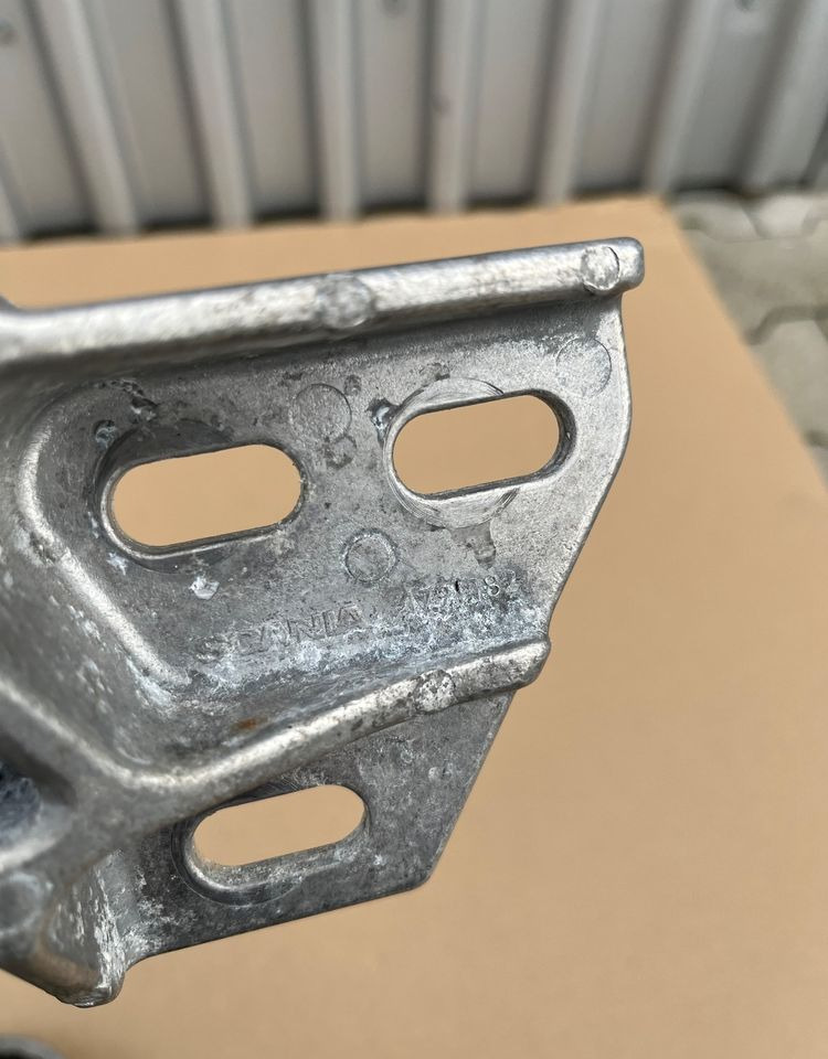 Mocowanie intercoolera Scania R G poduszka chłodnicy - Систем за ладење за Камион: слика 2 Mocowanie intercoolera Scania R G poduszka chłodnicy - Систем за ладење за Камион: слика 2