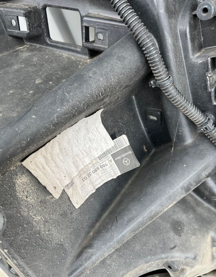 Narożnik zderzaka Mercedes Actros MP4 lampa garnek obudowa halogen - Агол на браник за Камион: слика 3 Narożnik zderzaka Mercedes Actros MP4 lampa garnek obudowa halogen - Агол на браник за Камион: слика 3