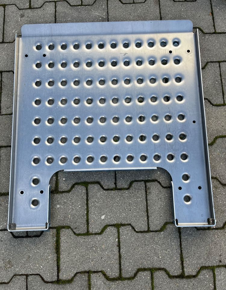 Podest zbiornika Volvo FH FM NOWY pokrywa płyta - Каросерија и екстериер за Камион: слика 2 Podest zbiornika Volvo FH FM NOWY pokrywa płyta - Каросерија и екстериер за Камион: слика 2