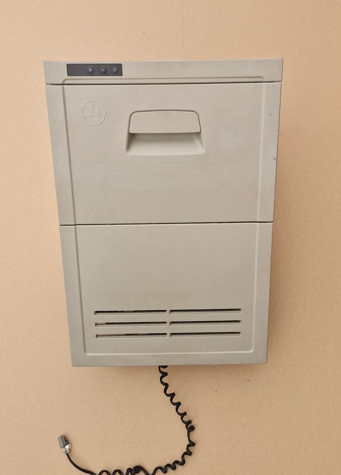 VOLVO FH4 FH5 LODÓWKA CHŁODZIARKA - Кабина и ентериер: слика 2 VOLVO FH4 FH5 LODÓWKA CHŁODZIARKA - Кабина и ентериер: слика 2