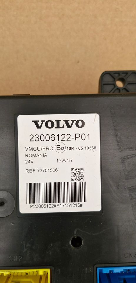 VOLVO FH4 FM4 TABLICA SKRZYNKA BEZPIECZNIKÓW 23006122-P01 22821381-P02 2269999-P03 - Кабина и ентериер: слика 2 VOLVO FH4 FM4 TABLICA SKRZYNKA BEZPIECZNIKÓW 23006122-P01 22821381-P02 2269999-P03 - Кабина и ентериер: слика 2