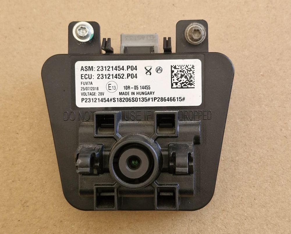 VOLVO FH4 KAMERA RADAR 23121454.P04 - Кабина и ентериер: слика 1 VOLVO FH4 KAMERA RADAR 23121454.P04 - Кабина и ентериер: слика 1