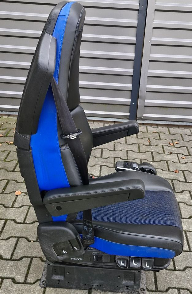 VOLVO FH5 FM5 FOTEL KIEROWCY UK - Кабина и ентериер: слика 3 VOLVO FH5 FM5 FOTEL KIEROWCY UK - Кабина и ентериер: слика 3