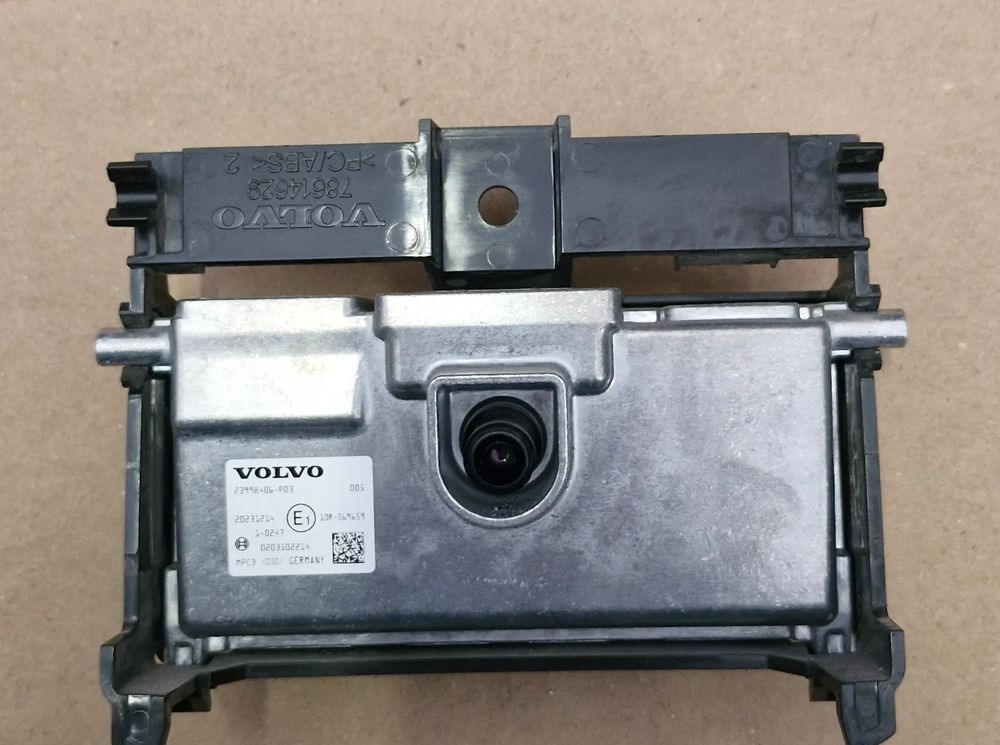 VOLVO FH5 FM5 KAMERA RADAR 23998406.P03 - Кабина и ентериер: слика 1 VOLVO FH5 FM5 KAMERA RADAR 23998406.P03 - Кабина и ентериер: слика 1