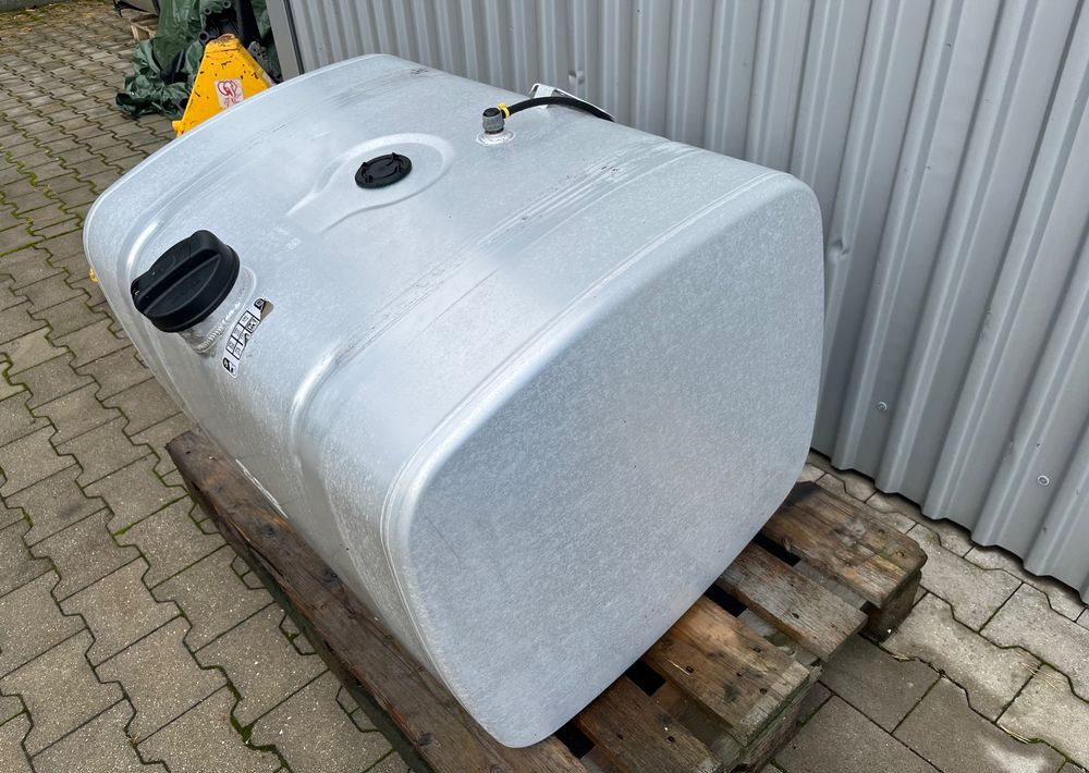 Zbiornik paliwa DAF XF XG CF 335 litrów bak - Систем за гориво за Камион: слика 3 Zbiornik paliwa DAF XF XG CF 335 litrów bak - Систем за гориво за Камион: слика 3