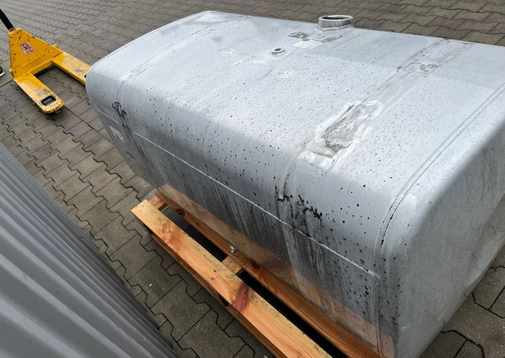 Zbiornik paliwa MAN TGX TGS 480 litrów bak - Систем за гориво за Камион: слика 4 Zbiornik paliwa MAN TGX TGS 480 litrów bak - Систем за гориво за Камион: слика 4