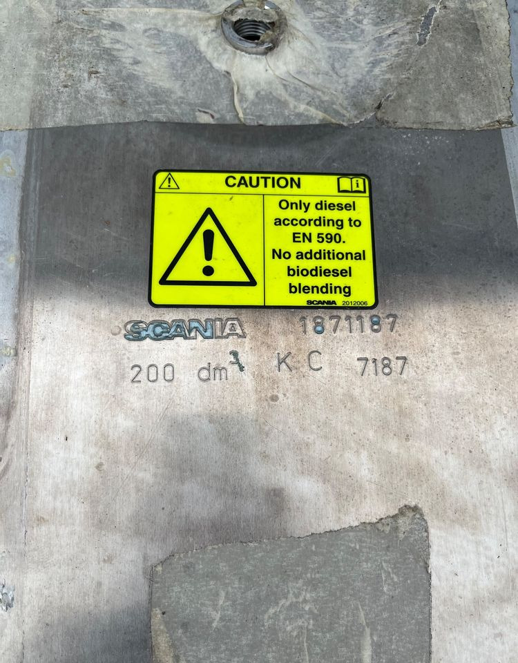 Zbiornik paliwa Scania R S 200L bak 1871187 jak NOWY - Систем за гориво за Камион: слика 4 Zbiornik paliwa Scania R S 200L bak 1871187 jak NOWY - Систем за гориво за Камион: слика 4