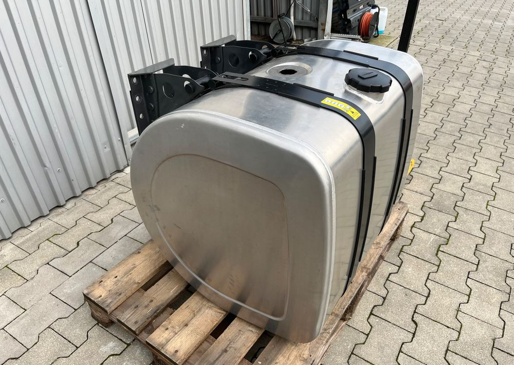 Zbiornik paliwa Volvo FH Renault 330 litrów bak jak nowy - Систем за гориво за Камион: слика 3 Zbiornik paliwa Volvo FH Renault 330 litrów bak jak nowy - Систем за гориво за Камион: слика 3