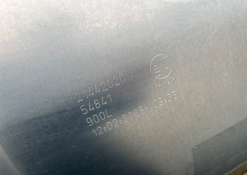 Zbiornik paliwa Volvo FH Renault 900 litrów bak jak nowy - Систем за гориво за Камион: слика 4 Zbiornik paliwa Volvo FH Renault 900 litrów bak jak nowy - Систем за гориво за Камион: слика 4