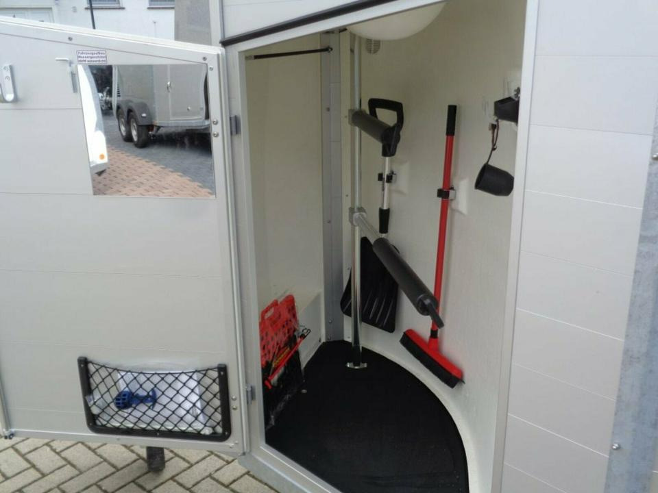 Böckmann Pferdeanhänger Champion R Sattelkammer Aluboden - Приколка за коњи: слика 3 Böckmann Pferdeanhänger Champion R Sattelkammer Aluboden - Приколка за коњи: слика 3