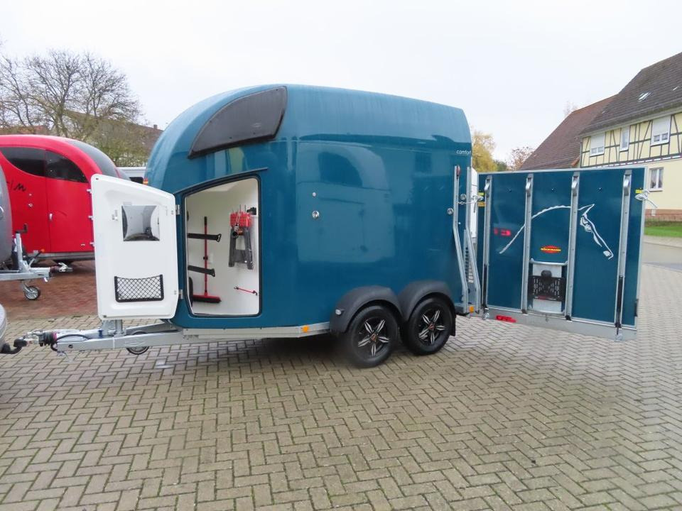 Böckmann Pferdeanhänger, Comfort, Flügeltür,100 km/h,Aluboden - Приколка за коњи: слика 1 Böckmann Pferdeanhänger, Comfort, Flügeltür,100 km/h,Aluboden - Приколка за коњи: слика 1