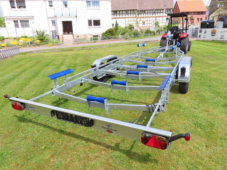 Böckmann TPV, PKW Anhänger, Bootstrailer, 3,5 to. Winde, 100 km/h - Приколка за чамец: слика 1 Böckmann TPV, PKW Anhänger, Bootstrailer, 3,5 to. Winde, 100 km/h - Приколка за чамец: слика 1