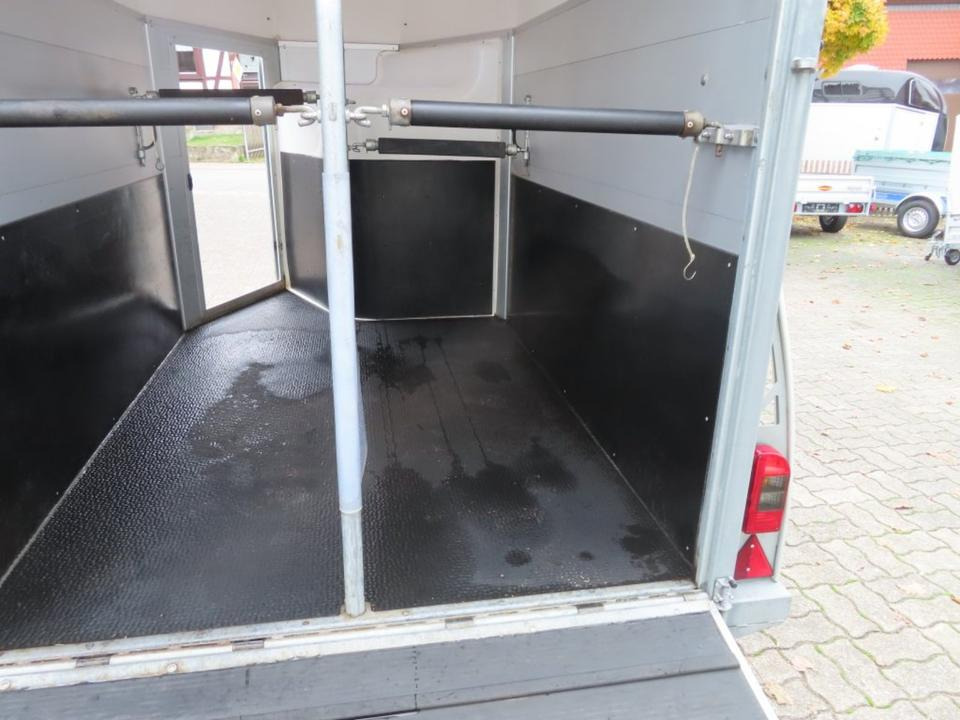 Sirius. Pferdeanhänger, Sattelkammer, Tür/Rampe, 100 km/h - Друга машина: слика 5 Sirius. Pferdeanhänger, Sattelkammer, Tür/Rampe, 100 km/h - Друга машина: слика 5