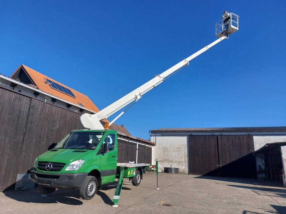 Mercedes Wumag Arbeitsbühne Hubsteiger Hebebühne 3,5t 22m - Камион со подигачка кошница: слика 1 Mercedes Wumag Arbeitsbühne Hubsteiger Hebebühne 3,5t 22m - Камион со подигачка кошница: слика 1