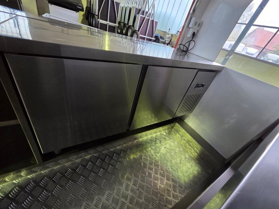 Приколка за продажба на добра PKW-Anhänger Food-Trailer Verkaufsanhänger Imbiss Abzugshaube: слика 13