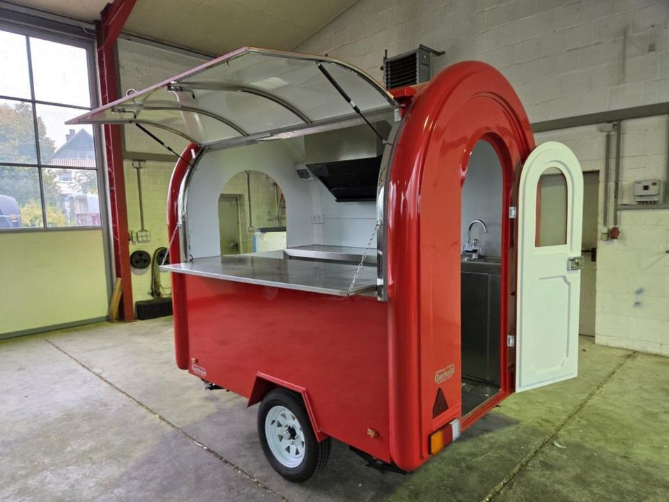 PKW-Anhänger Food-Trailer Verkaufsanhänger Imbiss Abzugshaube - Приколка за продажба на добра: слика 1 PKW-Anhänger Food-Trailer Verkaufsanhänger Imbiss Abzugshaube - Приколка за продажба на добра: слика 1