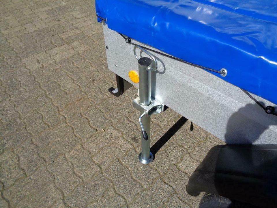 TPV PKW-Anhänger 750 kg Flachplane Stützen - Автомобил приколка: слика 4 TPV PKW-Anhänger 750 kg Flachplane Stützen - Автомобил приколка: слика 4