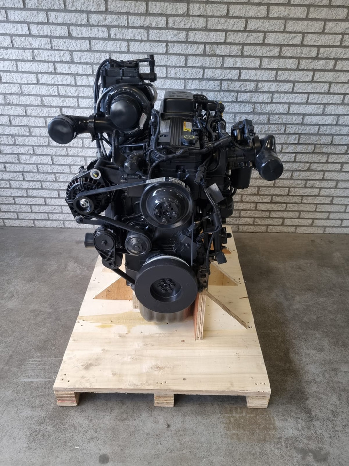 Cummins B6.7 stage 5 CM2350 CPL4834 - Мотор за Справувач со отпад/ Индустрија: слика 3 Cummins B6.7 stage 5 CM2350 CPL4834 - Мотор за Справувач со отпад/ Индустрија: слика 3