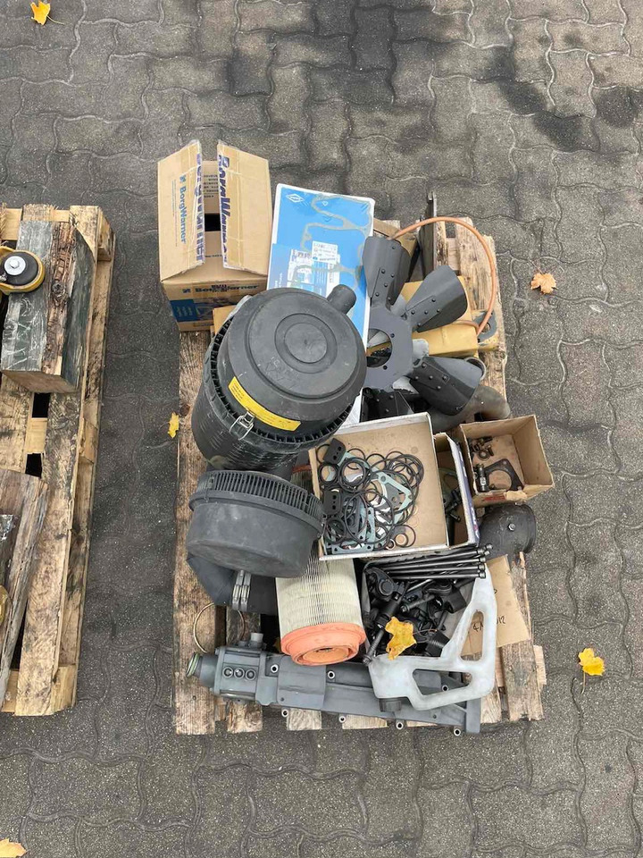 DEUTZ BF4M2012 Serial: 21039937 Fully renovated engine!!! - Мотор за Градежна машина: слика 4 DEUTZ BF4M2012 Serial: 21039937 Fully renovated engine!!! - Мотор за Градежна машина: слика 4