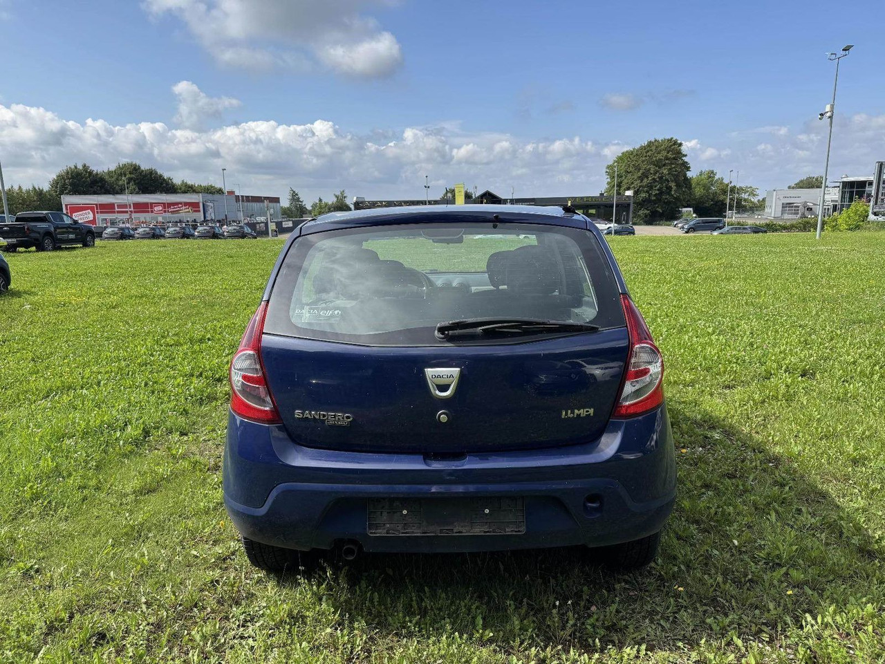 Dacia Sandero 1.4 +ZAHNRIEMEN GERISSEN+ - Автомобил: слика 4 Dacia Sandero 1.4 +ZAHNRIEMEN GERISSEN+ - Автомобил: слика 4