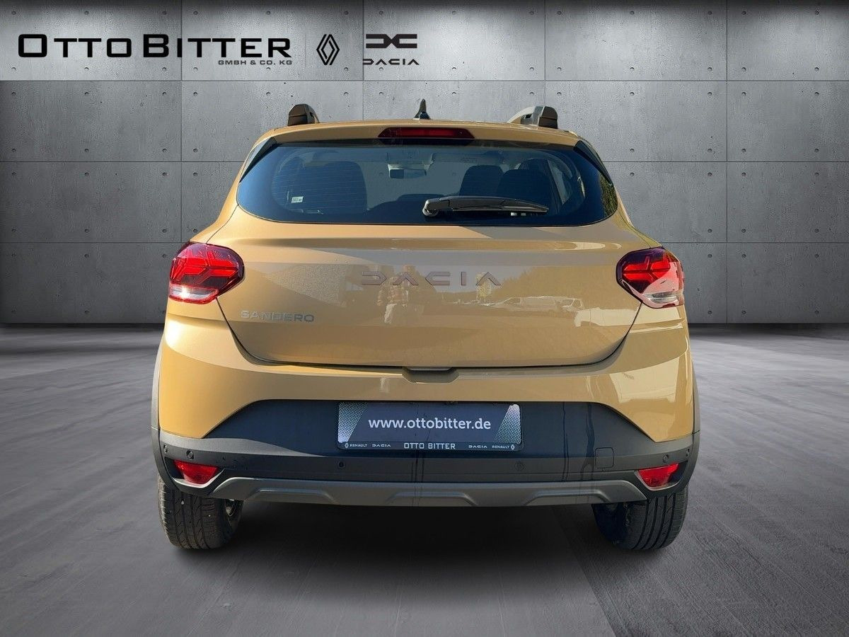 Dacia Sandero Stepway Extreme TCe110 CITY-PAKET/NAVI - Седан: слика 3 Dacia Sandero Stepway Extreme TCe110 CITY-PAKET/NAVI - Седан: слика 3