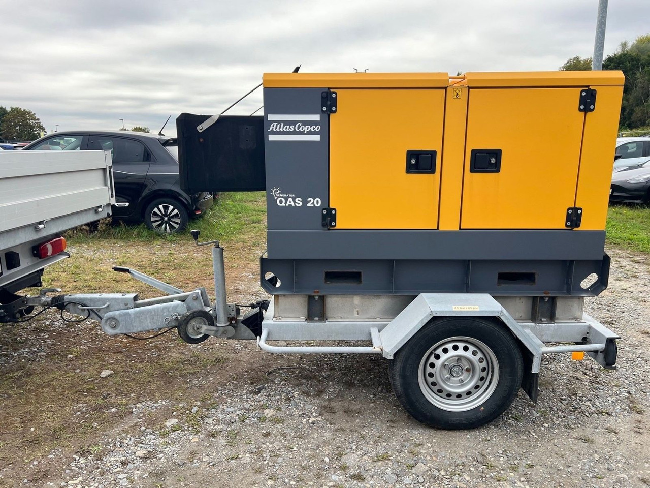 IBERICA Atlas Copco Stromerzeuger QAS20 (20kVA/1 - Автомобил приколка: слика 2 IBERICA Atlas Copco Stromerzeuger QAS20 (20kVA/1 - Автомобил приколка: слика 2
