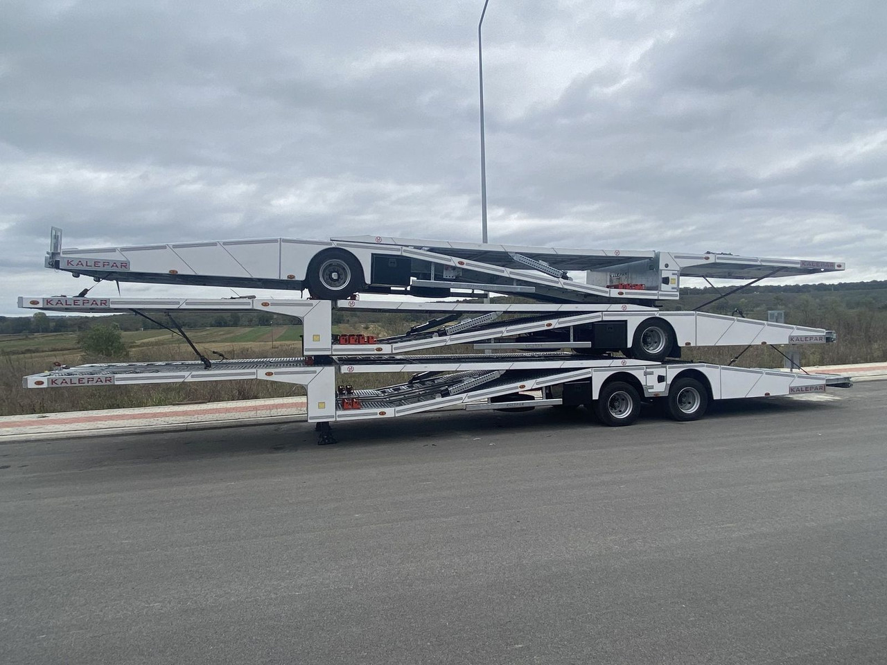 KALEPAR KLP119V4 4er-Autotransporter 1xAchse VDI - Автотранспортна полуприколка: слика 2 KALEPAR KLP119V4 4er-Autotransporter 1xAchse VDI - Автотранспортна полуприколка: слика 2