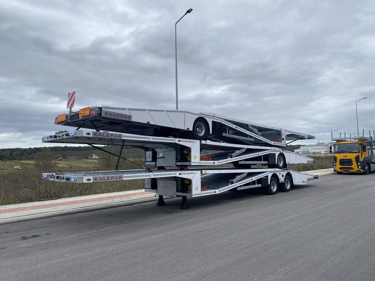 KALEPAR KLP119V4 4er-Autotransporter 1xAchse VDI - Автотранспортна полуприколка: слика 4 KALEPAR KLP119V4 4er-Autotransporter 1xAchse VDI - Автотранспортна полуприколка: слика 4