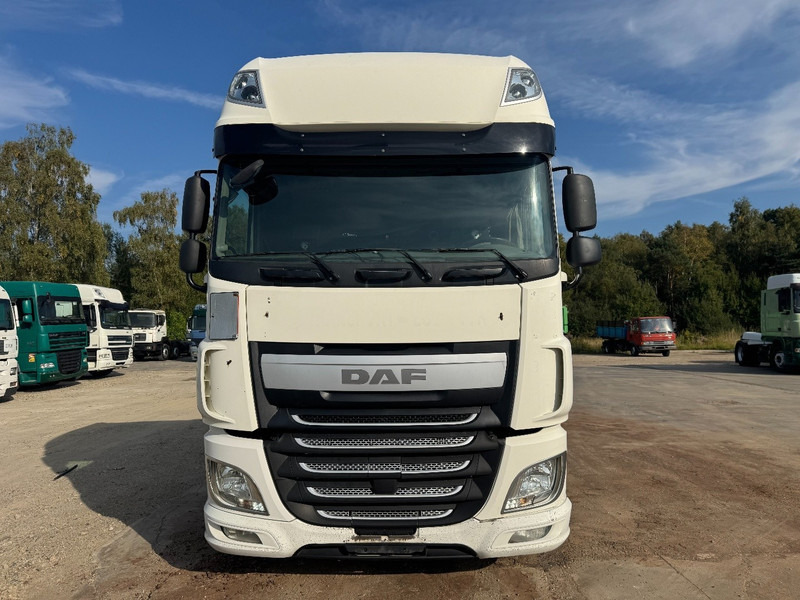 DAF XF 460 Super Space Cab (PERFECT CONDITION / PARFAIT ETAT) - Камион влекач: слика 2 DAF XF 460 Super Space Cab (PERFECT CONDITION / PARFAIT ETAT) - Камион влекач: слика 2