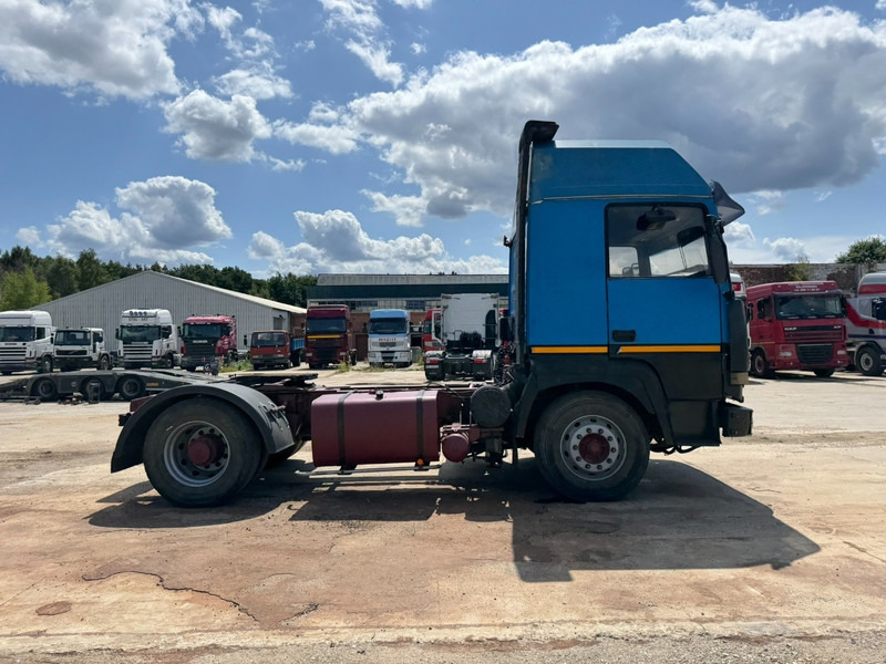 Renault R 340 Major (GRAND PONT / BOITE MANUELLE / POMPE MANUELLE) - Камион влекач: слика 4 Renault R 340 Major (GRAND PONT / BOITE MANUELLE / POMPE MANUELLE) - Камион влекач: слика 4