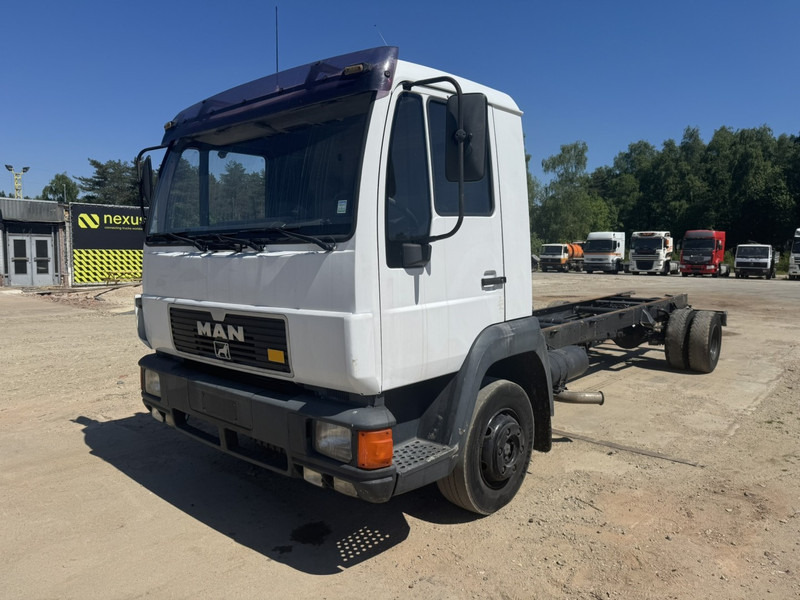 MAN 12.224 (MANUAL GEARBOX / EURO 2 / BELGIAN TRUCK IN GOOD CONDITION !!!) - Камион со кабинска шасија: слика 1 MAN 12.224 (MANUAL GEARBOX / EURO 2 / BELGIAN TRUCK IN GOOD CONDITION !!!) - Камион со кабинска шасија: слика 1