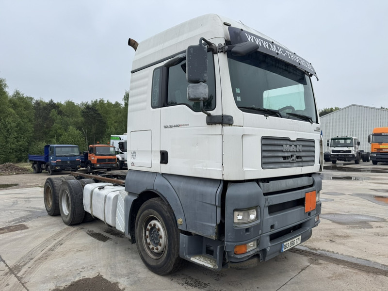 MAN TGA 33.480 (MANUAL GEARBOX / BOITE MANUELLE / 6X4 / CAMION FRANCAIS EN BON ETAT !) - Камион со кабинска шасија: слика 3 MAN TGA 33.480 (MANUAL GEARBOX / BOITE MANUELLE / 6X4 / CAMION FRANCAIS EN BON ETAT !) - Камион со кабинска шасија: слика 3