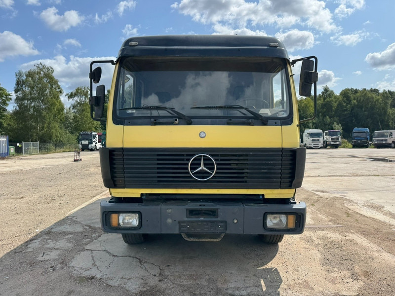 Mercedes-Benz SK 1726 (13.000L / 2 COMPARTIMENTS / GRAND PONT / LAMES / V8) - Камион цистерна: слика 2 Mercedes-Benz SK 1726 (13.000L / 2 COMPARTIMENTS / GRAND PONT / LAMES / V8) - Камион цистерна: слика 2