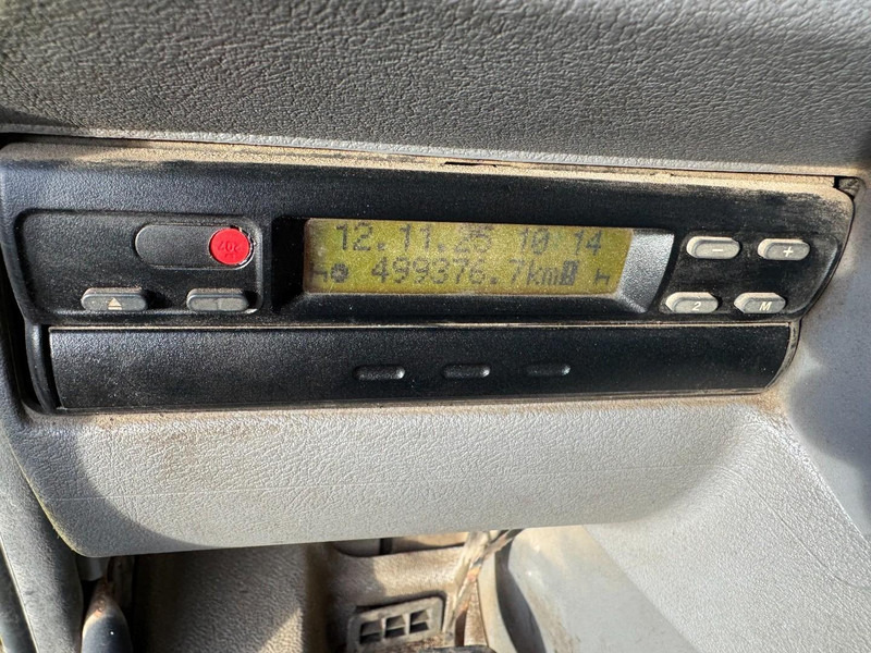 Камион со кабинска шасија Renault Kerax 420 (GRAND PONT / SUSPENSION LAMES / BOITE MANUELLE / PARFAIT ETAT !!!): слика 13 Камион со кабинска шасија Renault Kerax 420 (GRAND PONT / SUSPENSION LAMES / BOITE MANUELLE / PARFAIT ETAT !!!): слика 13