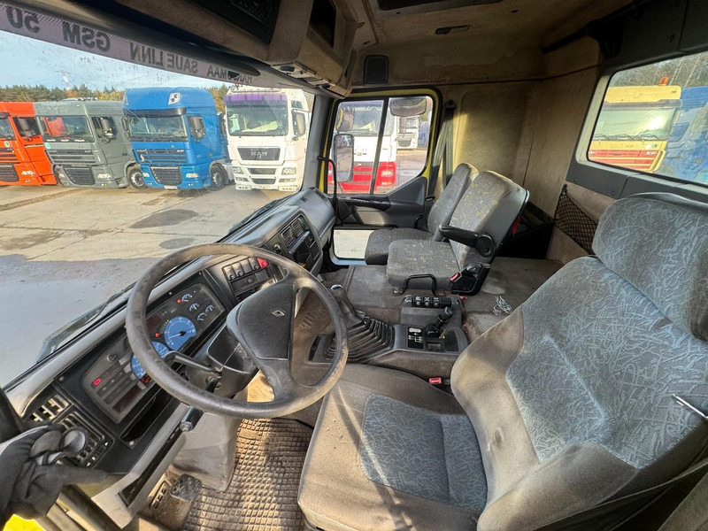 Камион со кабинска шасија Renault Kerax 420 (GRAND PONT / SUSPENSION LAMES / BOITE MANUELLE / PARFAIT ETAT !!!): слика 12 Камион со кабинска шасија Renault Kerax 420 (GRAND PONT / SUSPENSION LAMES / BOITE MANUELLE / PARFAIT ETAT !!!): слика 12