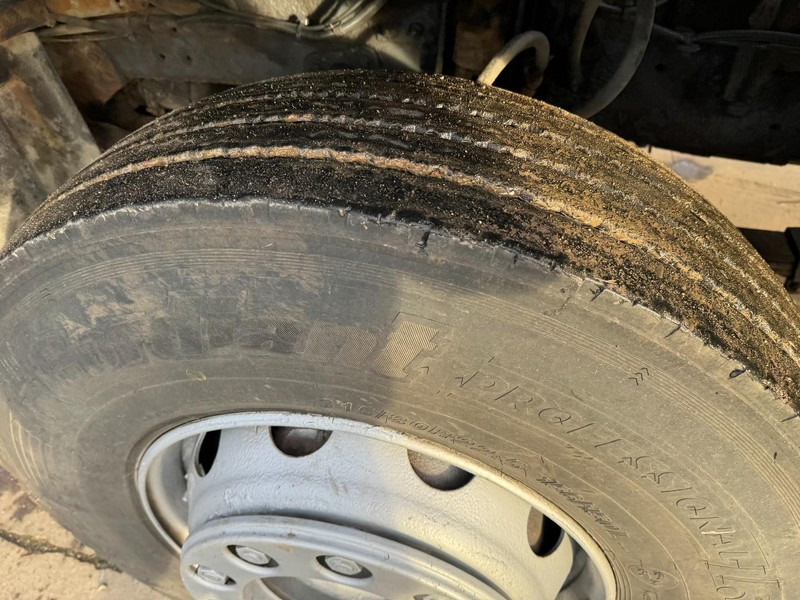 Камион со кабинска шасија Renault Kerax 420 (GRAND PONT / SUSPENSION LAMES / BOITE MANUELLE / PARFAIT ETAT !!!): слика 11 Камион со кабинска шасија Renault Kerax 420 (GRAND PONT / SUSPENSION LAMES / BOITE MANUELLE / PARFAIT ETAT !!!): слика 11