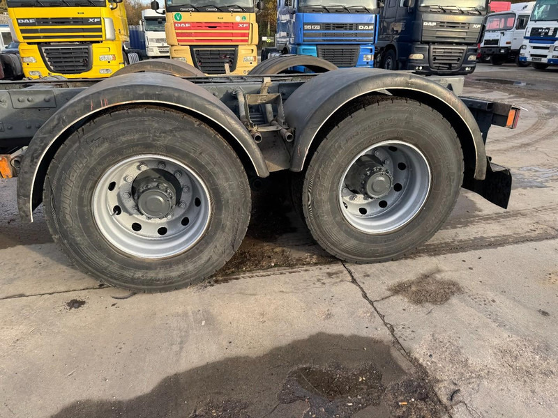 Камион со кабинска шасија Renault Kerax 420 (GRAND PONT / SUSPENSION LAMES / BOITE MANUELLE / PARFAIT ETAT !!!): слика 9 Камион со кабинска шасија Renault Kerax 420 (GRAND PONT / SUSPENSION LAMES / BOITE MANUELLE / PARFAIT ETAT !!!): слика 9