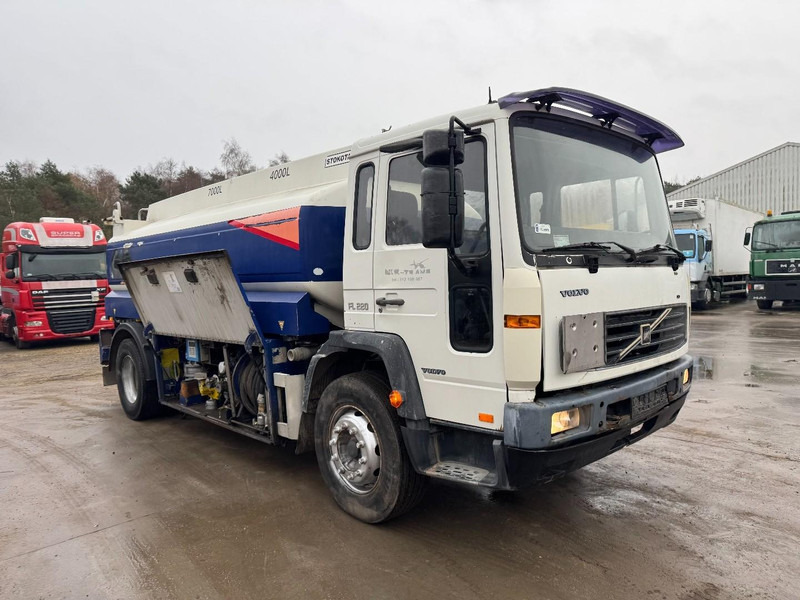 Volvo FL 6 - 220 (11000 L / 2 COMPARTMENTS / 18 TON / MANUAL GEARBOX / PERFECT) - Камион цистерна: слика 3 Volvo FL 6 - 220 (11000 L / 2 COMPARTMENTS / 18 TON / MANUAL GEARBOX / PERFECT) - Камион цистерна: слика 3