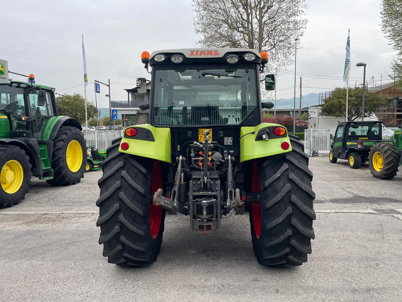 CLAAS AXOS 340 - Трактор: слика 4 CLAAS AXOS 340 - Трактор: слика 4