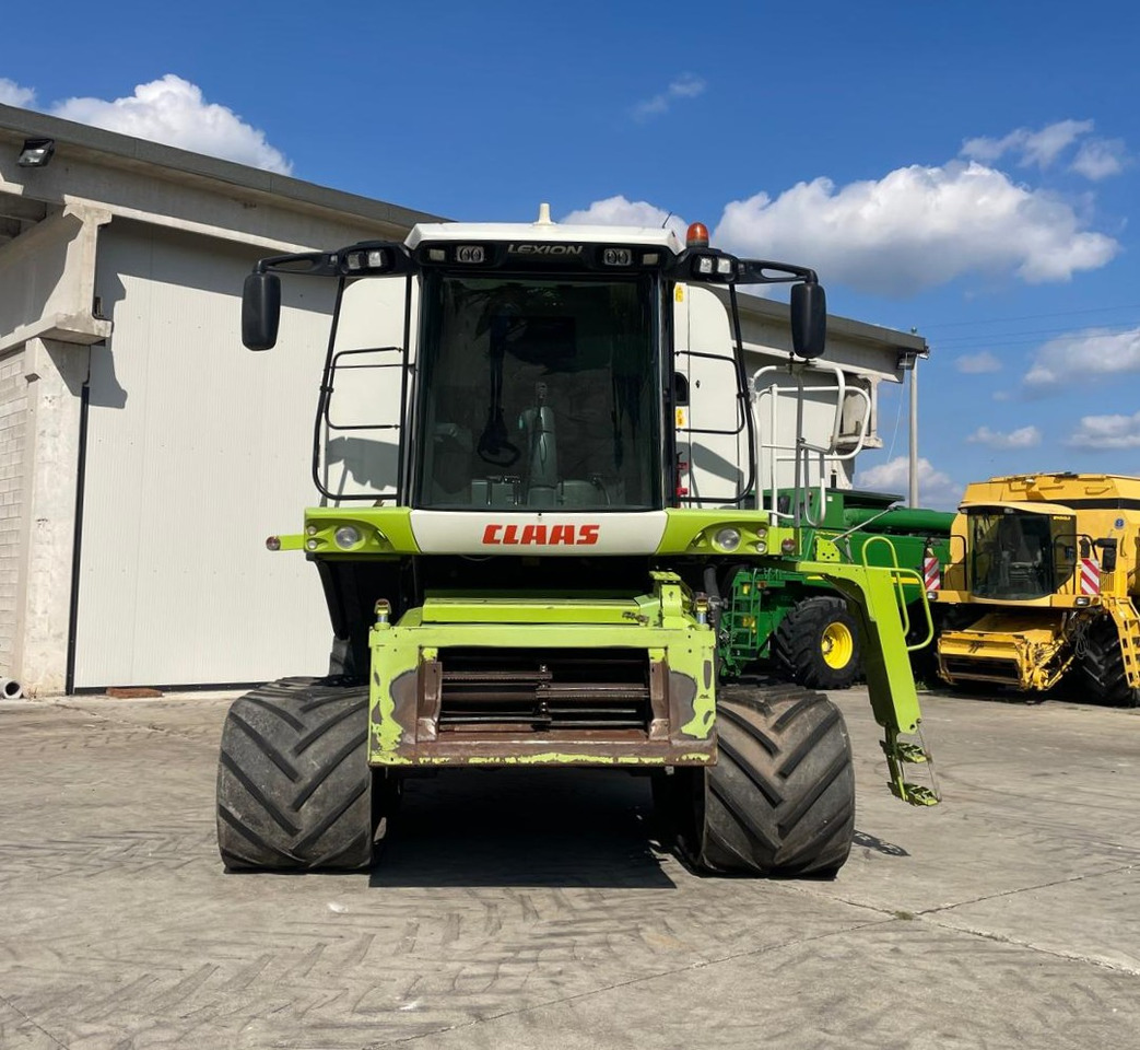 CLAAS MIETITREBBIA LEXION 570TT - Комбајн: слика 3 CLAAS MIETITREBBIA LEXION 570TT - Комбајн: слика 3