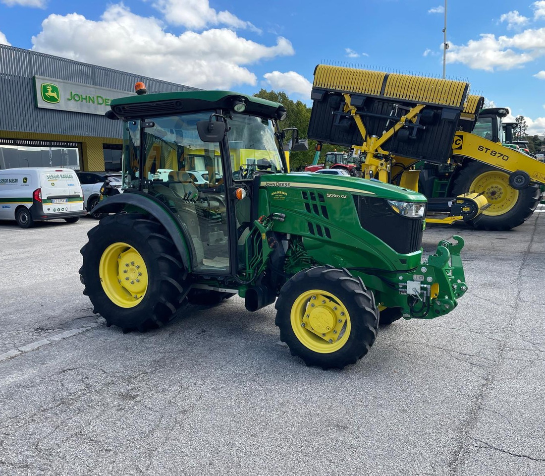 JOHN DEERE 5090 GF - Трактор: слика 2 JOHN DEERE 5090 GF - Трактор: слика 2