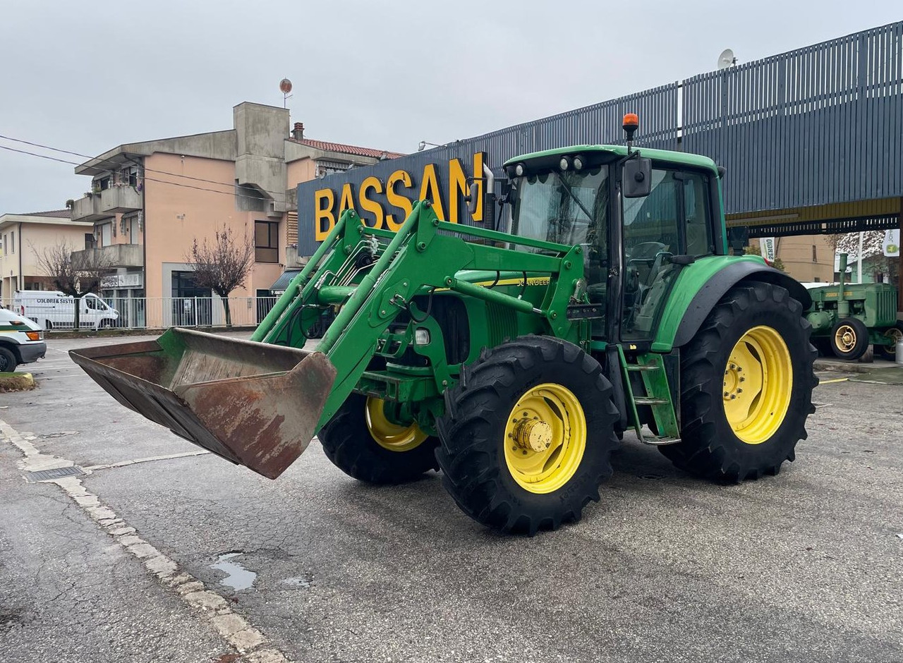 JOHN DEERE 6420 S - Трактор: слика 1 JOHN DEERE 6420 S - Трактор: слика 1