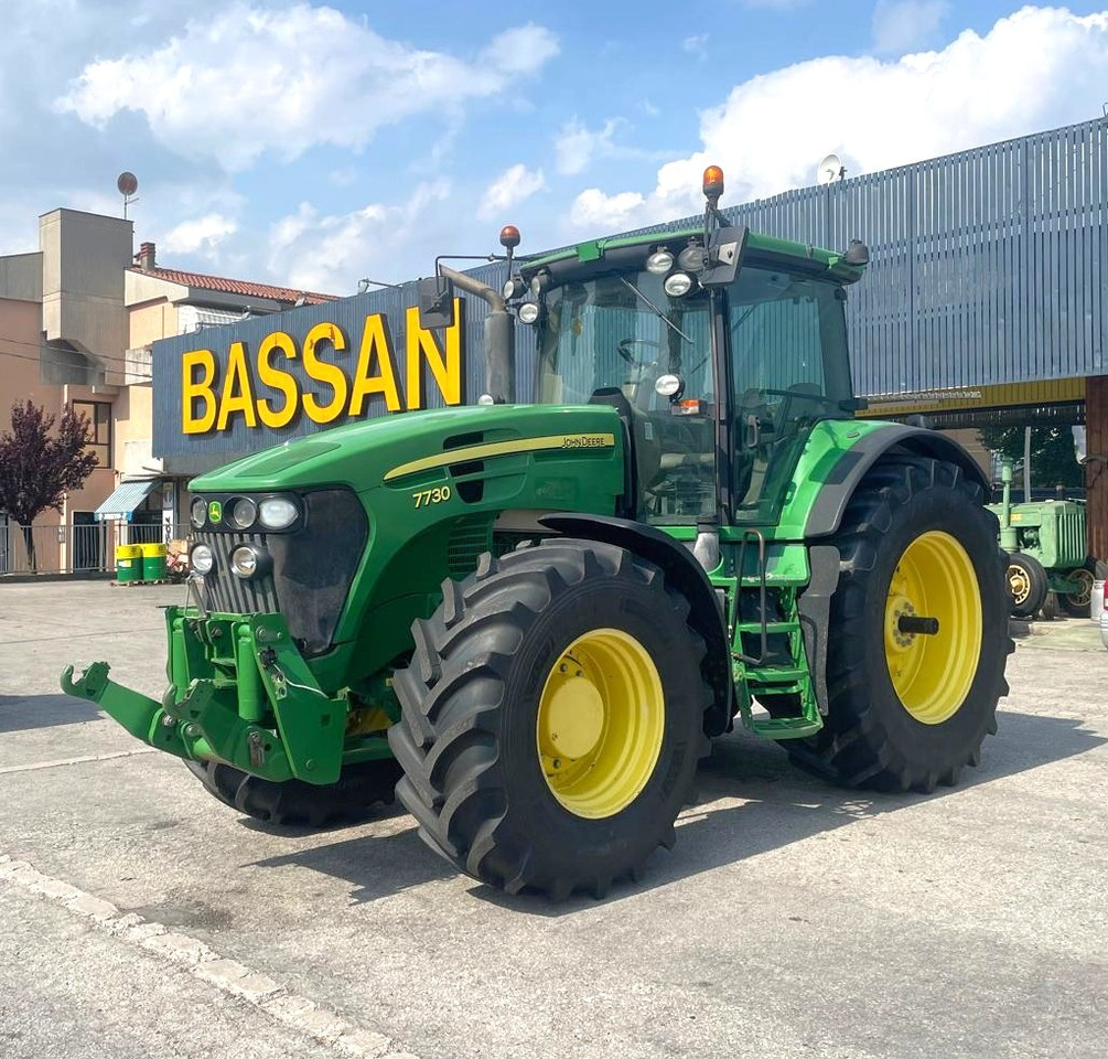 JOHN DEERE 7730 - Трактор: слика 1 JOHN DEERE 7730 - Трактор: слика 1