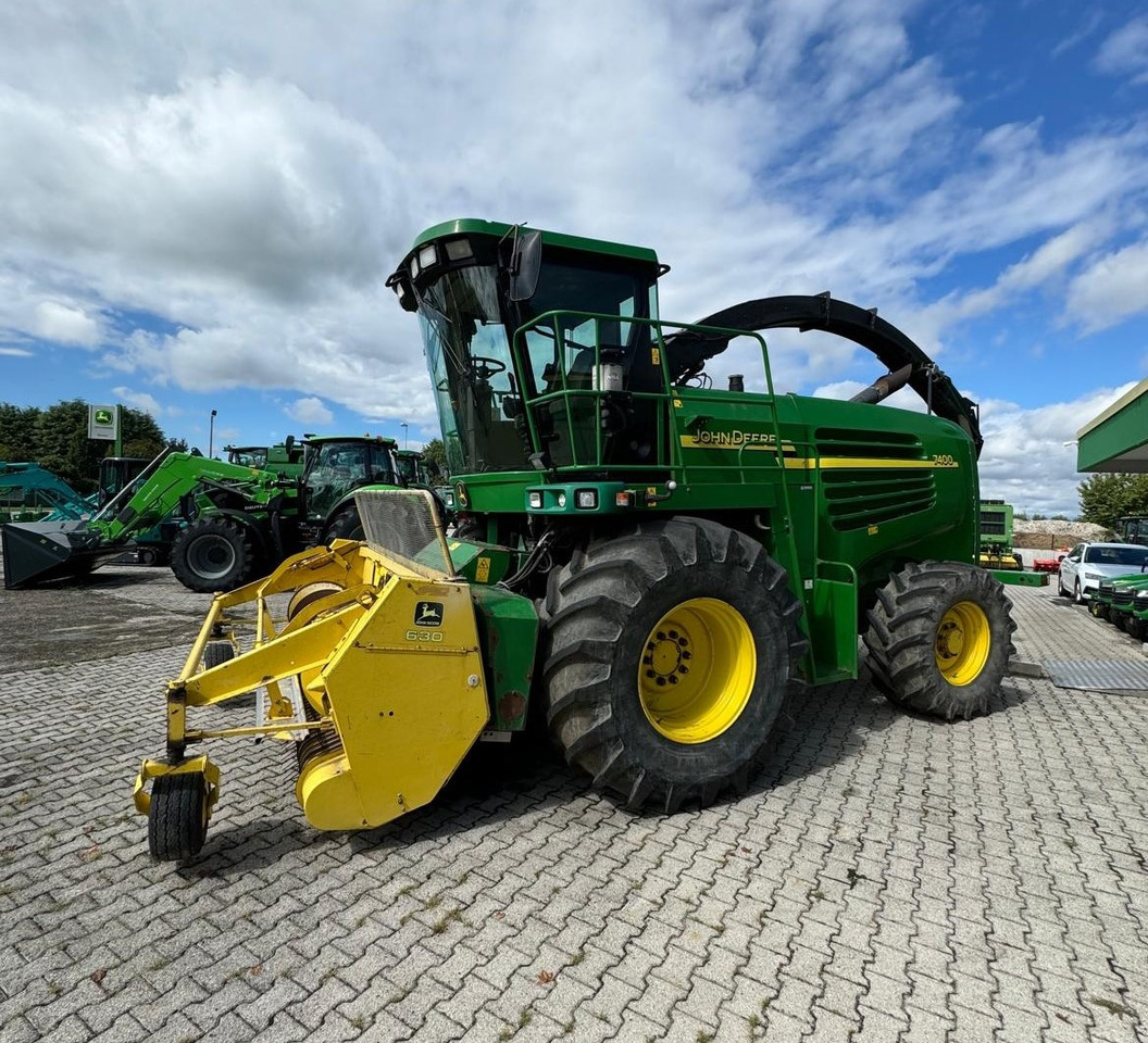 JOHN DEERE TRINCIA 7400 - Комбајн за сточна храна: слика 1 JOHN DEERE TRINCIA 7400 - Комбајн за сточна храна: слика 1