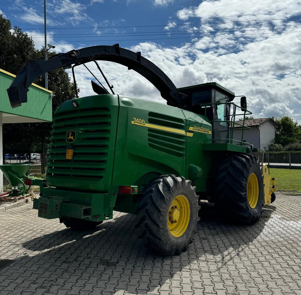 JOHN DEERE TRINCIA 7400 - Комбајн за сточна храна: слика 3 JOHN DEERE TRINCIA 7400 - Комбајн за сточна храна: слика 3