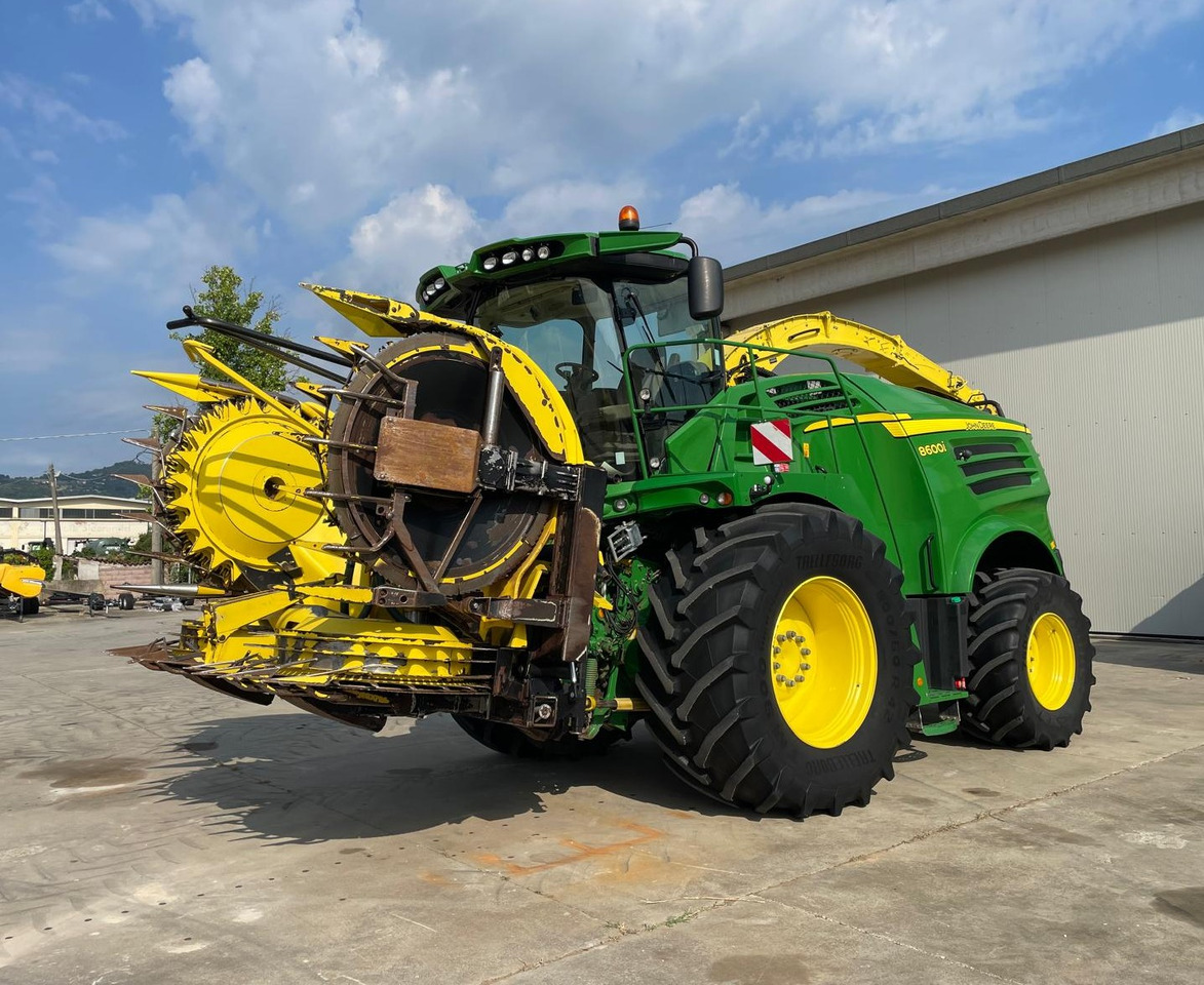 JOHN DEERE TRINCIA 8600i - Комбајн за сточна храна: слика 3 JOHN DEERE TRINCIA 8600i - Комбајн за сточна храна: слика 3