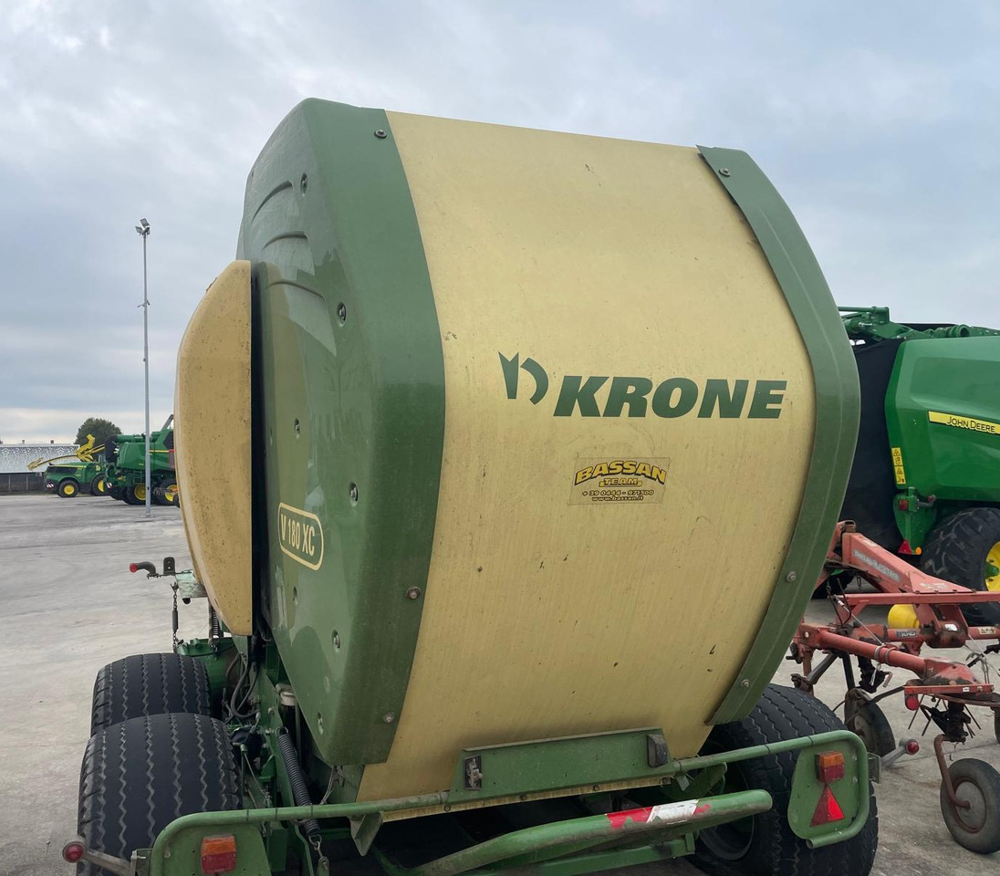 KRONE ROTOPRESSA V 180 XC - Балирка за тркалезни бали: слика 2 KRONE ROTOPRESSA V 180 XC - Балирка за тркалезни бали: слика 2