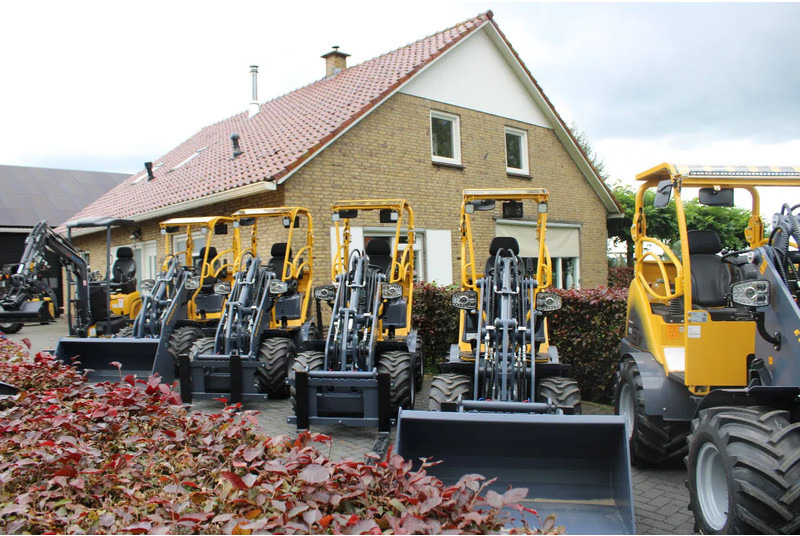 Eurotrac w11 M OOK W12S OP VOORRAAD - Компактен натоварувач со гасеници: слика 3 Eurotrac w11 M OOK W12S OP VOORRAAD - Компактен натоварувач со гасеници: слика 3